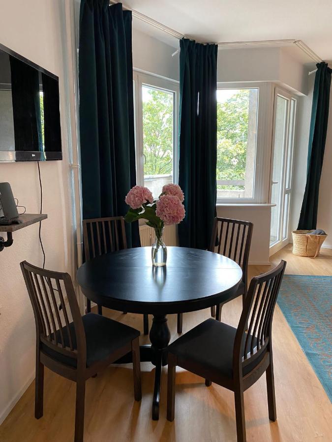 Beautiful Apartment With Balcony Berlin Dış mekan fotoğraf