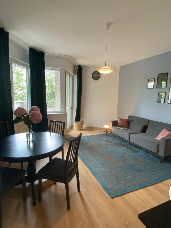 Beautiful Apartment With Balcony Berlin Dış mekan fotoğraf