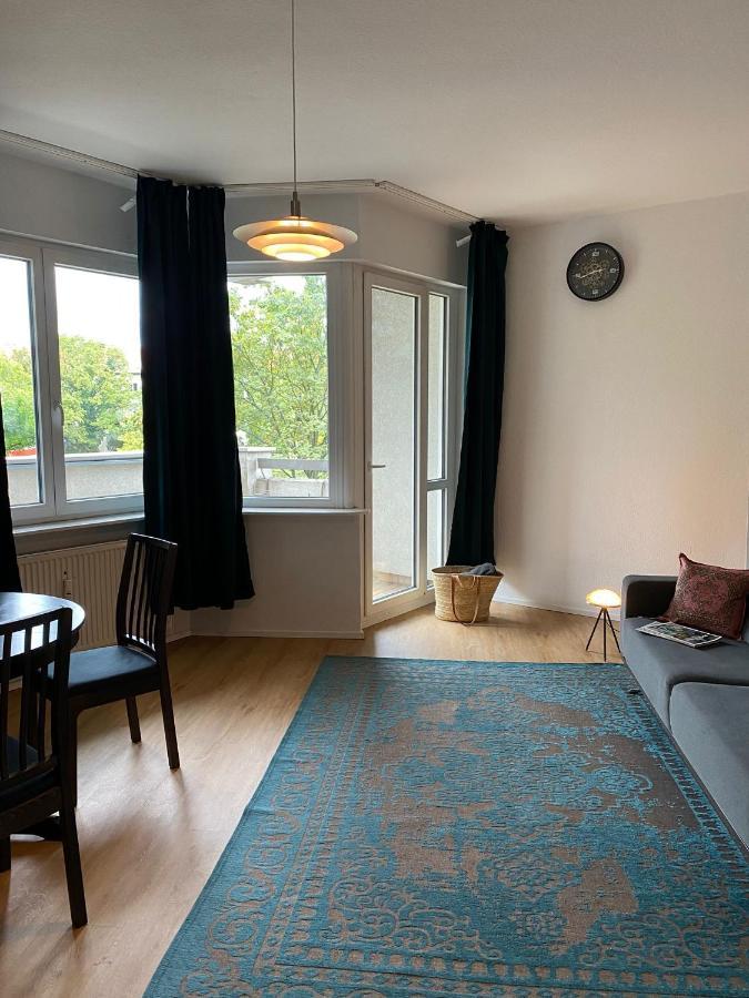 Beautiful Apartment With Balcony Berlin Dış mekan fotoğraf